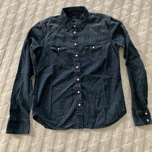 American Eagle S dark blue denim button up